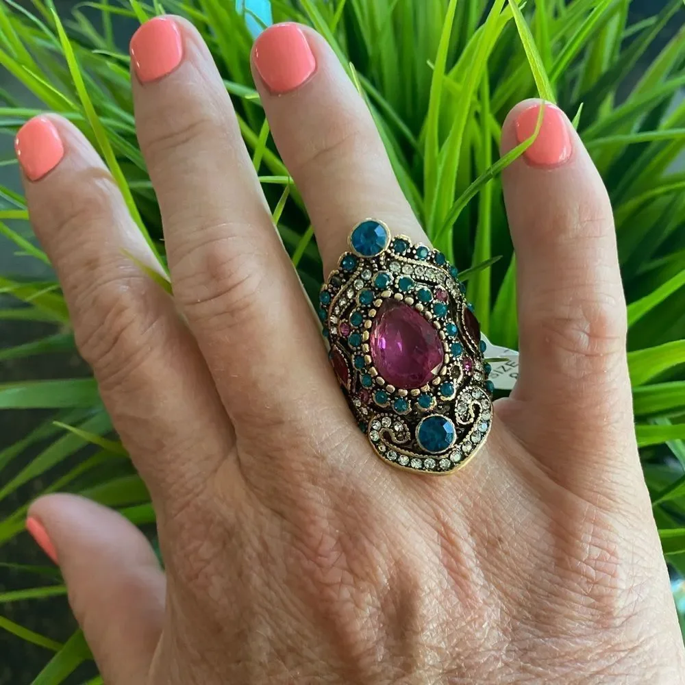 Beautiful Ring - Picture 2 of 7